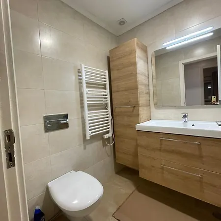 Apartman Excelente E Bem Localizado